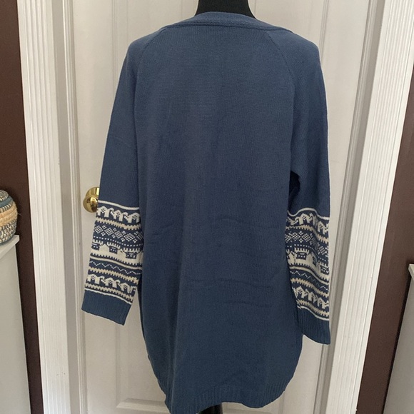 Blue Long Cardigan Sweater w Fair Isle Print in White & Cream on Sleeves L NWOT - Picture 5 of 9
